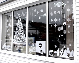 Оформление витрины магазина к Новому году