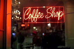 Неоновая вывеска для кофейни «Coffe Shop»